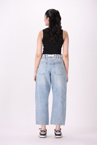 Women Skyline Barrel Jeans